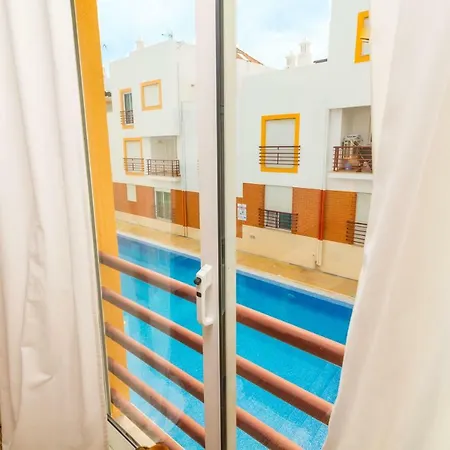 Quinta Da Gomeira By Algartur * カバナス・デ・タビラ